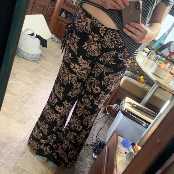 O'Neill Pants - O'Neill Black & Pink Floral Pants